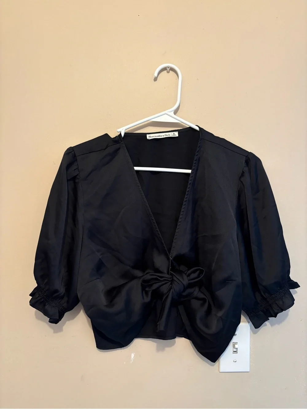 Abercrombie & Fitch Black Tie-Front Puff Sleeve Blouse